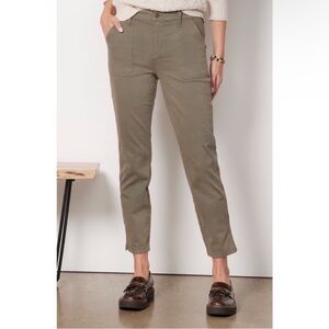 Evereve Payton Utility Ankle Slit Pants Green